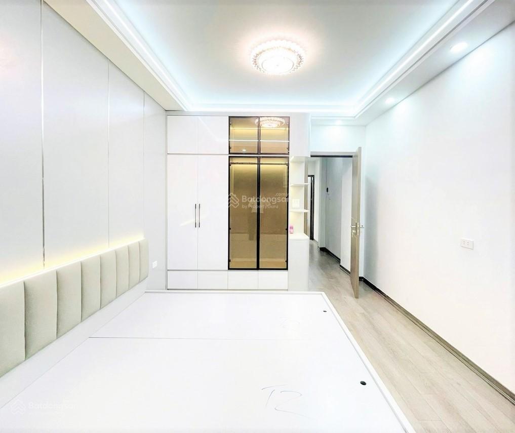 Bán nhà mới, ở ngay, 5 tầng, thang máy, ngõ 1194 đường láng, đống đa, nhỉnh 14 tỷ