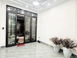 Nhỉnh 14 tỷ, nhà mới đẹp, ở ngay, 5 tầng, thang máy, ngõ 1194 đường láng  đống đa