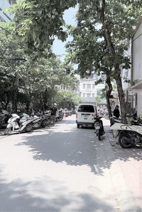 Nhỉnh 8 tỷ, nhà mặt ngõ ô tô, kinh doanh phố núi trúc, ba đình, 24m2, 6 tầng
