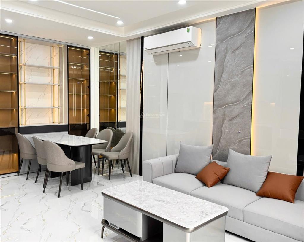 Nhỉnh 14 tỷ, nhà riêng đường la thành, ba đình, ngõ ô tô, kinh doanh, 35m2