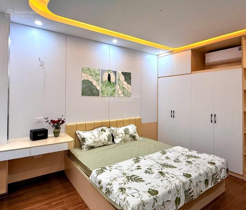 Nhỉnh 14 tỷ, nhà riêng đường la thành, ba đình, ngõ ô tô, kinh doanh, 35m2
