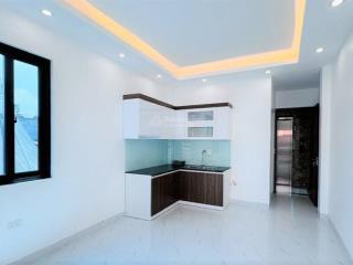 Nhỉnh 11 tỷ, nhà riêng phố ngọc khánh, ba đình, gần ô tô, mặt tiền 5m, 31m2*6t