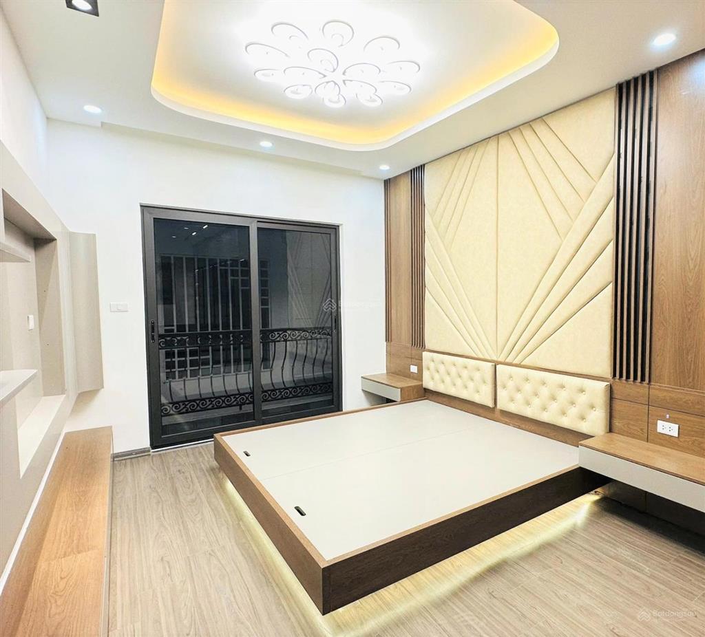 Bán nhà phố hoàng hoa thám, ba đình, 36m2 5 tầng, thang máy, 12,7 tỷ
