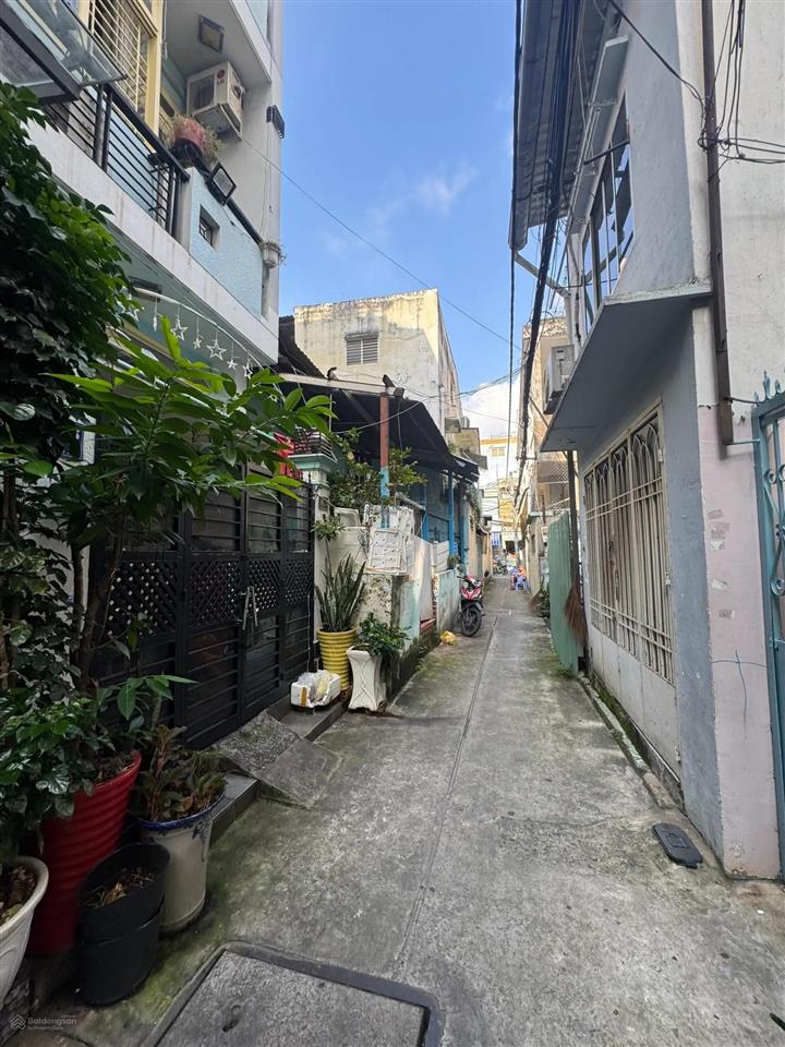 Nhà hẻm 3m .trung tâm tphcm. 5.8x17. nhà cấp 4. thích hợp đầu tư. giá 13 tỷ .tl nhẹ cho ae đầu tư