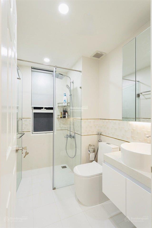 Gia đình bán căn góc cc thuận việt q.11. dt 89m2 3p 2wc. giá 4,95 tỷ.  0794 988 ***