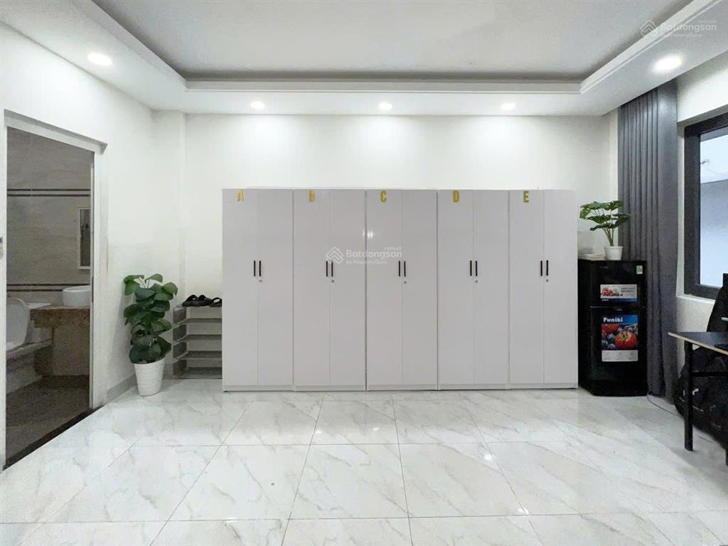 Cho thuê ký túc xá nam trong vạn phúc city phòng lớn có 6 giường, tủ đồ riêng, giá 1,85tr/tháng