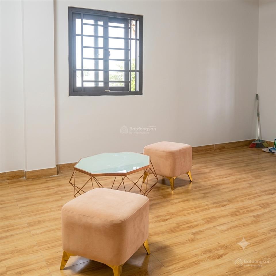 Phòng trọ hẻm 351 quốc lộ 13 30m2 có giường, máy lạnh, tủ lạnh giá 3.6tr/tháng