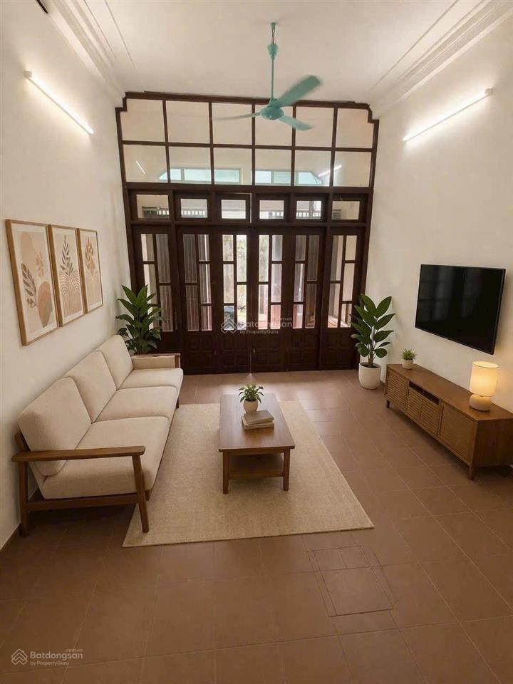 Bán nhà ngõ 158 trương định ngõ thông sang phố nguyễn an ninh , diện tích sổ hơn 32 mét sd 35 mét