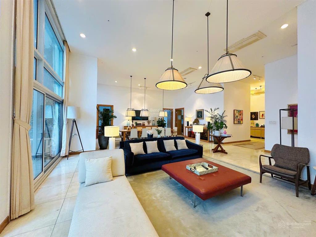 Chính chủ bán gấp căn chelsea parktrung kính 100m2 2n2vshơn 8tỷ bc đông nam, full nt 0966 769 ***