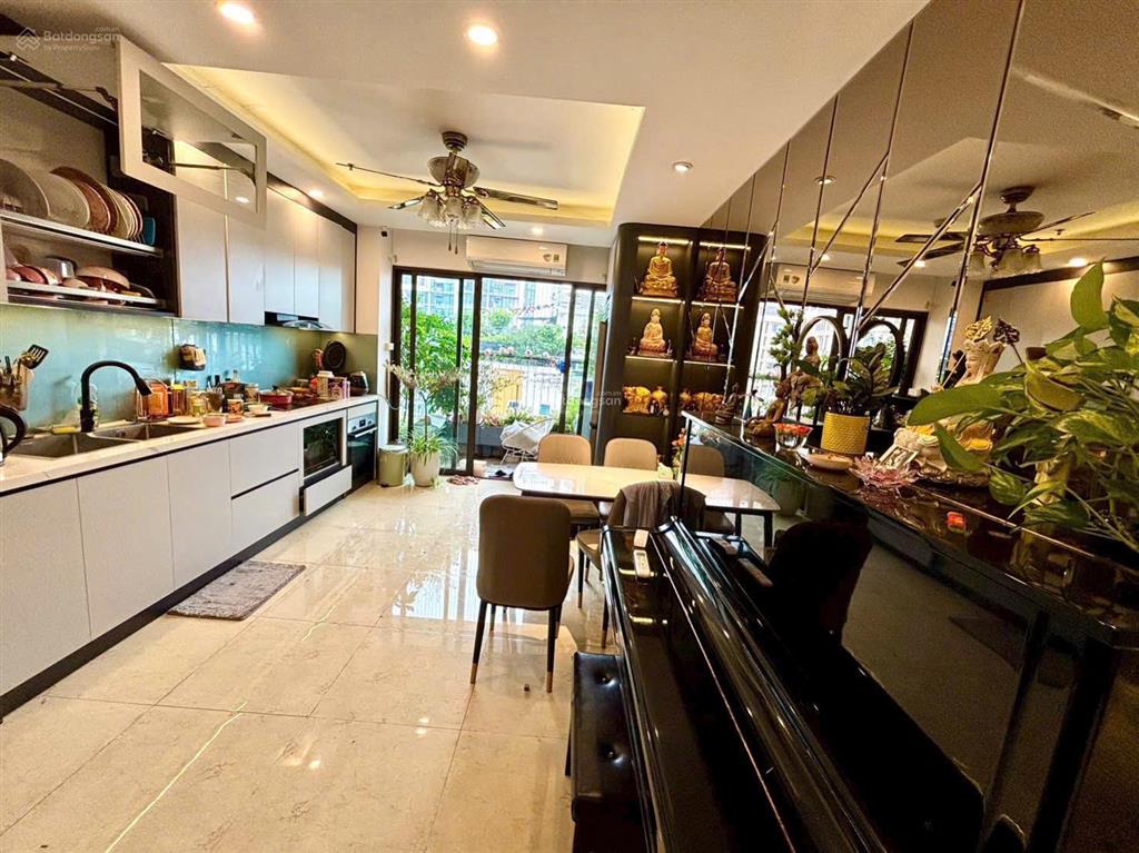 Chính chủ bán ch 3pn cc golden land 275 nguyễn trãi 115m2, full nt, hướng đn, 8tỷ, sđcc 0966 769 ***