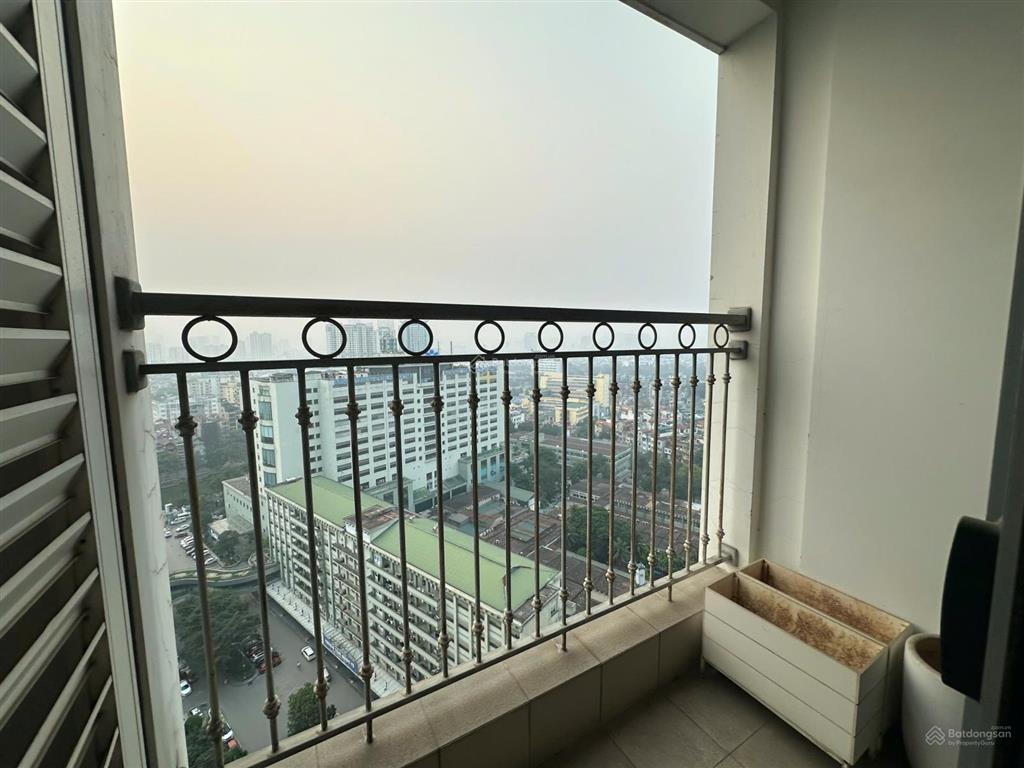 Chính chủ bán ch2 ngủ  81m vinhomes nguyễn chí thanh, full nội thất, sdcc, giá 11 tỷ0966 769 ***