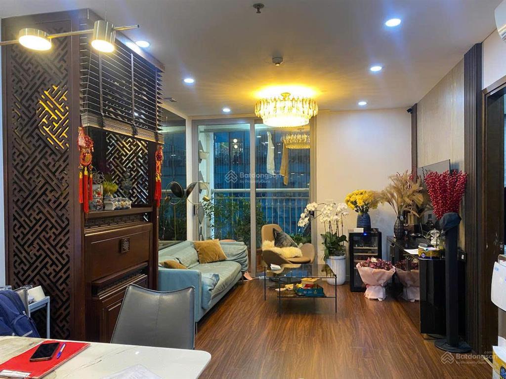 Chính chủ bán ch2 ngủ  81m vinhomes nguyễn chí thanh, full nội thất, sdcc, giá 11 tỷ0966 769 ***