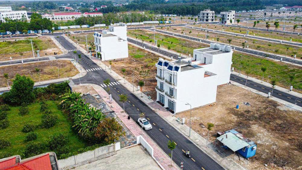 Chỉ cần 360tr sở hữu ngay đất kdc chuẩn 5* với 39 tiện ích ngay mặt tiền đt741
