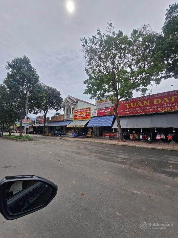 Dãy trọ dĩ an thu nhập ổn định, gần khu dân cư ngay đường lớn 200m2 giá 2 tỷ 450