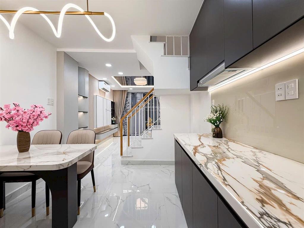 Vip ngay khu ẩm thực phan xích long 3 tầng btct 3pn + phòng nghỉ chỉ 5.68 tỷ tl