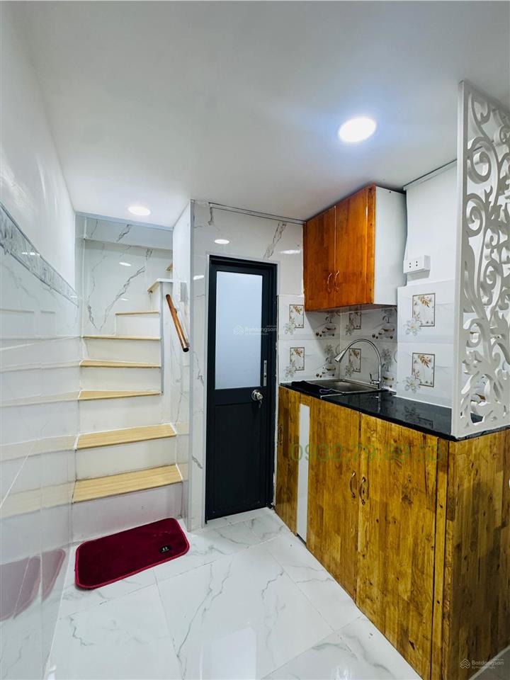 Nhà tân bình nhỉnh 1 tỷ không có căn thứ 2, dtst 18m2.