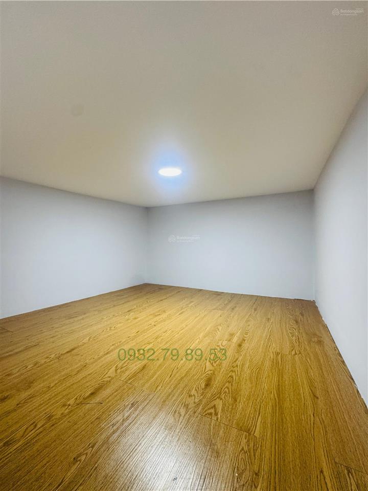 Nhà tân bình nhỉnh 1 tỷ không có căn thứ 2, dtst 18m2.