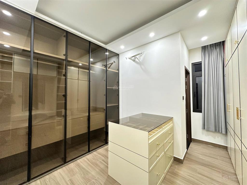 Nhà mới 6 tầng tân phú, đường 7m, xe hơi ngủ trong nhà.