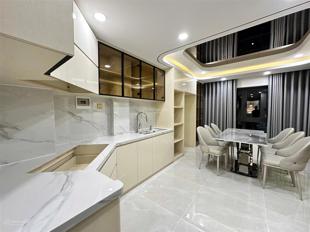 Nhà mới 6 tầng tân phú, đường 7m, xe hơi ngủ trong nhà.
