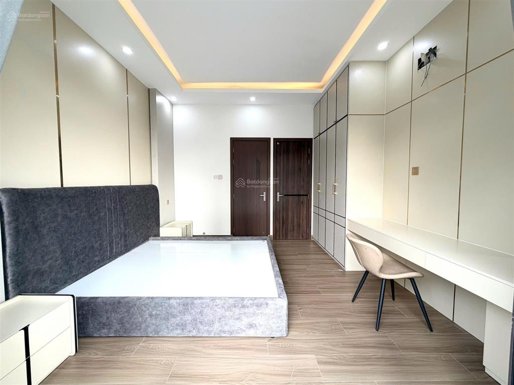 Nhà mới 6 tầng tân phú, đường 7m, xe hơi ngủ trong nhà.