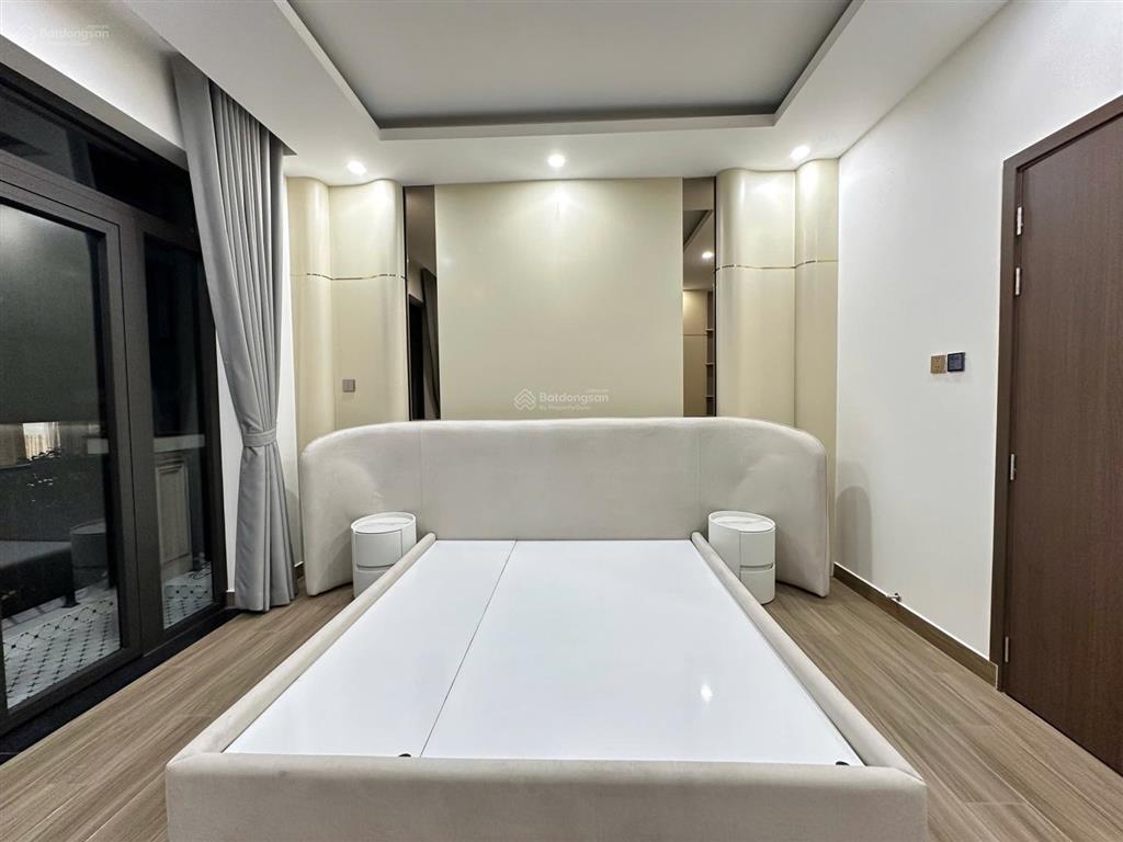 Nhà mới 6 tầng tân phú, đường 7m, xe hơi ngủ trong nhà.