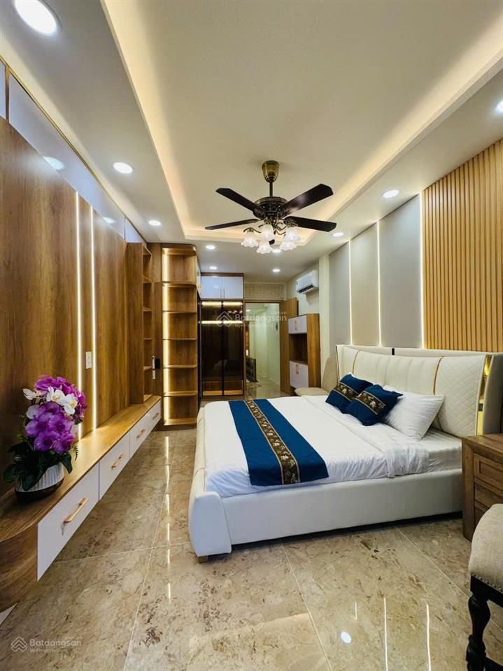 Chỉ 5,05 tỷ nhà mới tân bình 40m2 ô tô đỗ cửa.