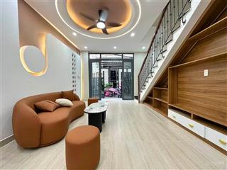 Nhà tân bình 41m2, giáp q10 cũ. chỉ 6tỷ380 3 phòng ngủ. hiếm có