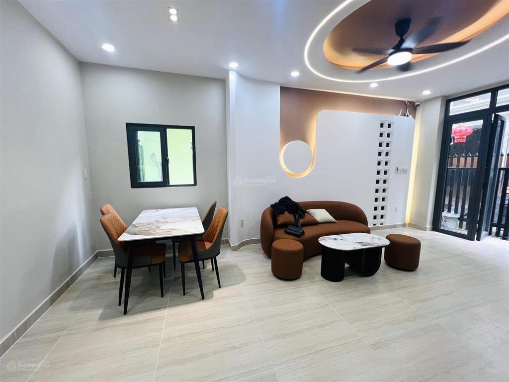 Nhà tân bình 41m2, giáp q10 cũ. chỉ 6tỷ380 3 phòng ngủ. hiếm có