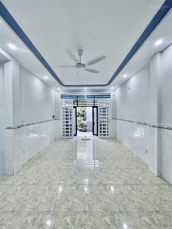 Hơn 5 tỷ nhà đường ô tô, khu vực tân bình trung tâm mua sắm tiện ích đầy đủ