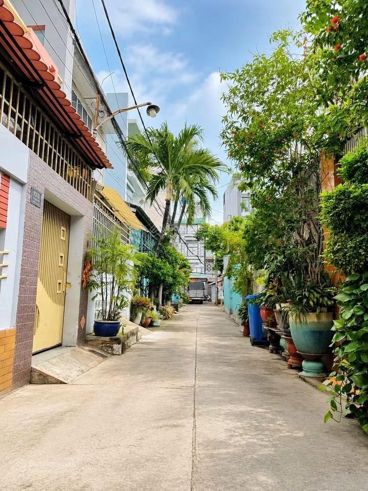 Chỉ 5 tỷ hơn nhà 52m2, 2 tầng, trung tâm tân phú.