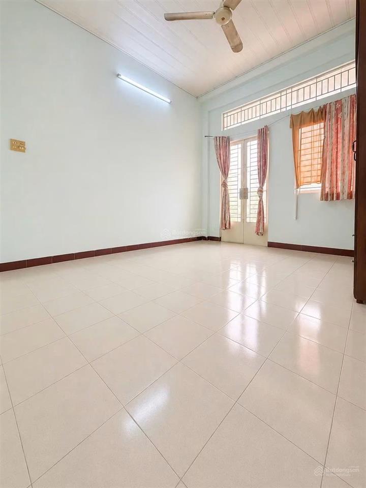 Chỉ 5 tỷ hơn nhà 52m2, 2 tầng, trung tâm tân phú.