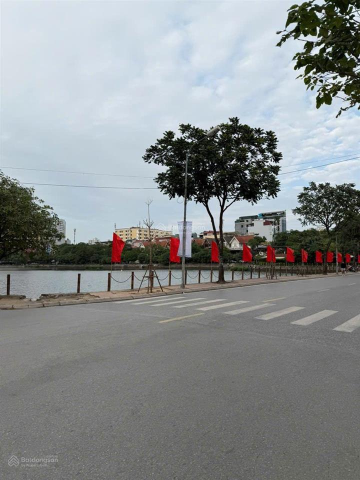 Bán đất tặng nhà  phân lô vỉa hè  văn quán  giá chỉ 12 tỷ