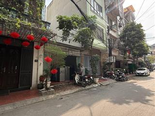 Bán đất tặng nhà  phân lô vỉa hè  văn quán  giá chỉ 12 tỷ