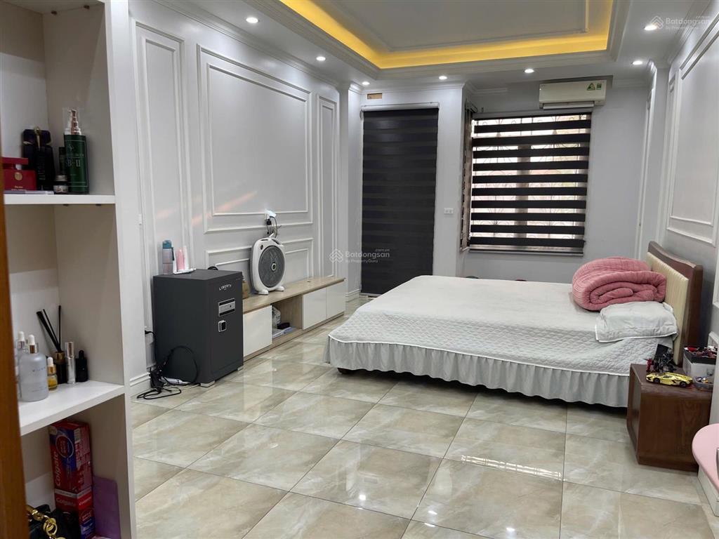 Bán nhà dv yên nghĩa. 50m2 x 4 tầng giá chỉ 12 tỷ. phân lô vỉa hẻ.kinh doanh.nhà đẹp. sổ vuông