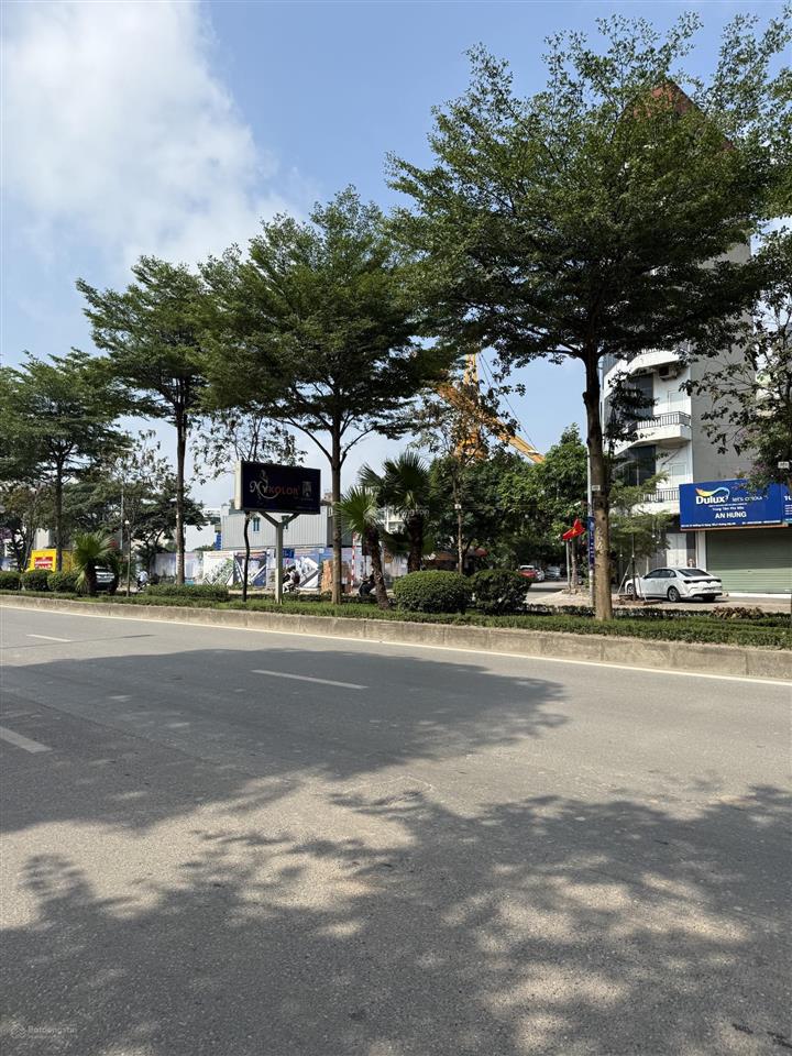 Giảm 2 tỷ. bán đất dv dương nội 50m2 mặt tiền 4m