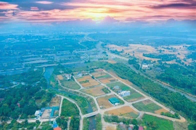 Cực hót !!! bán đất tái định cư , đường rộng 8m, gần ga metro số 5 mà đơn giá chỉ nhỉnh 30tr/m