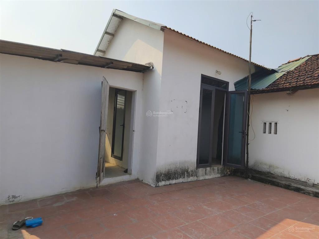 Bán lô đất sẵn nhà cấp 4 , 5 gian , sát khu công nghệ cao và các trường đại học