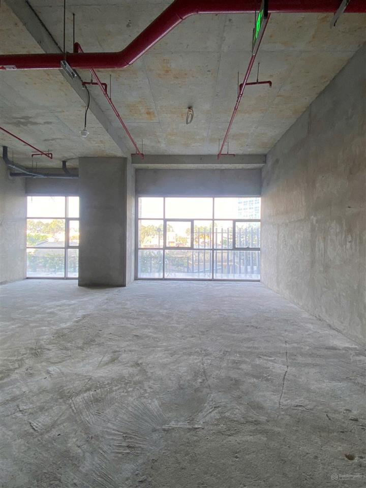 Bán shophouse tầng trệt 2 tầng, 2 mặt tiền happy one central. đã có sổ hồng, diện tích 189m2
