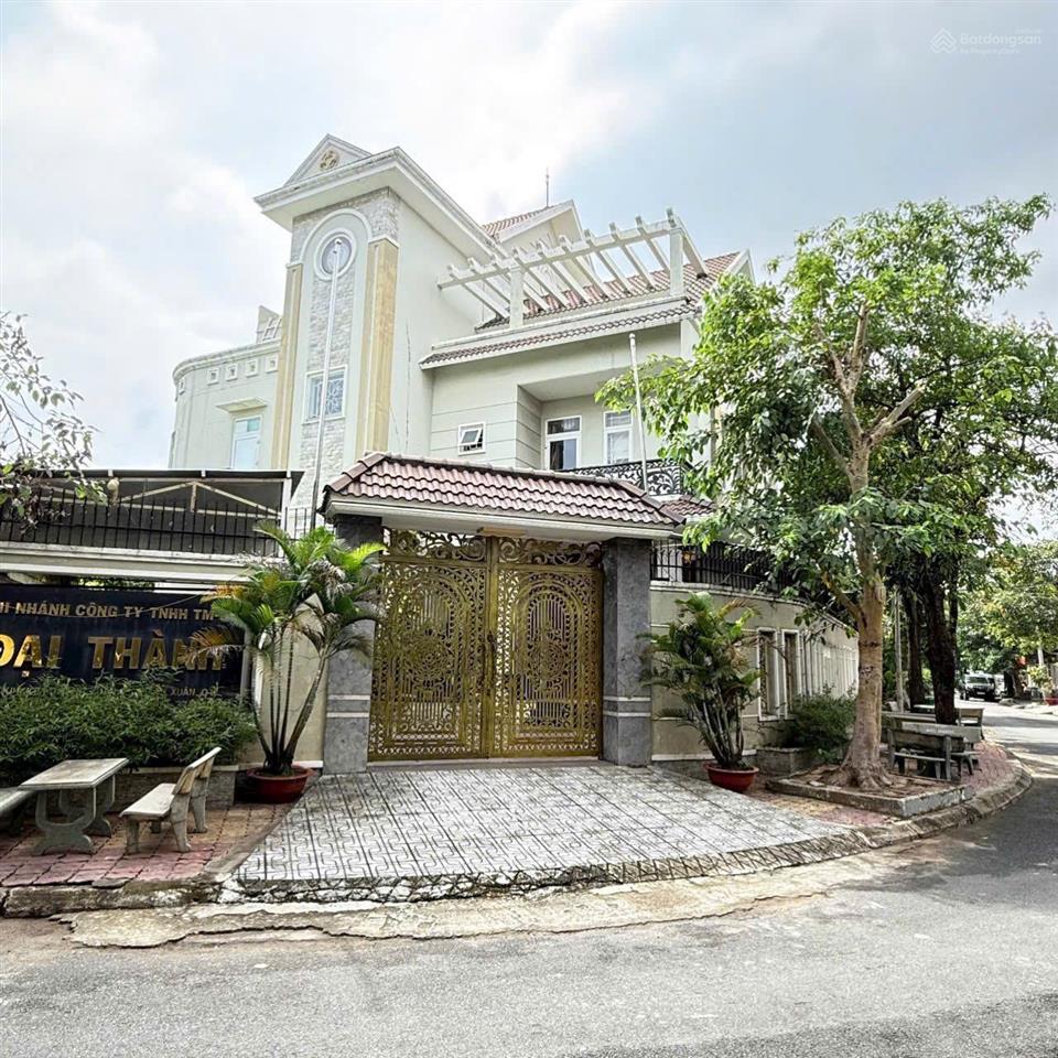 Bán nhà biệt thự, khu biệt thự thạnh xuân, quận 12 cũ. diện tích 378m2. giá bán chỉ 26,5 tỷ