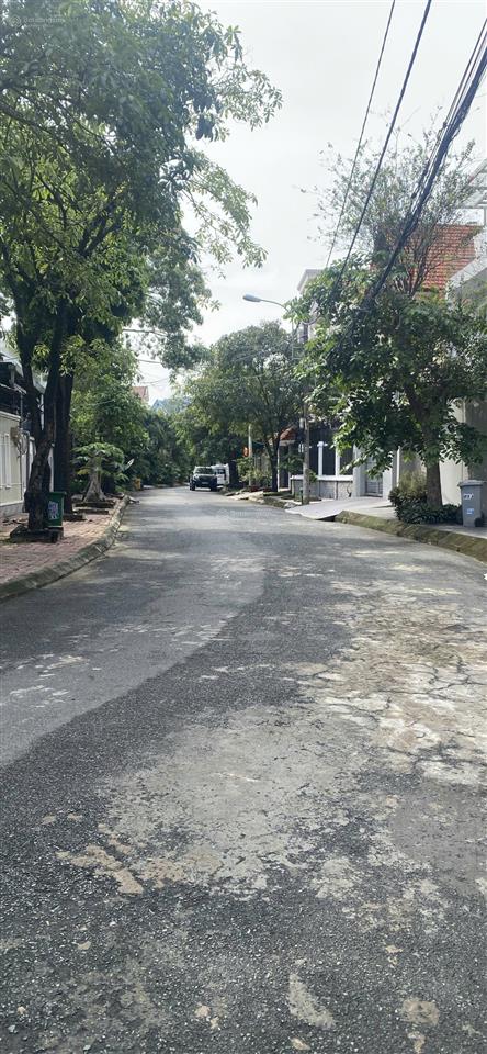 Cho thuê nhà biệt thự, khu biệt thự thạnh xuân, quận 12 cũ. diện tích 378m2.