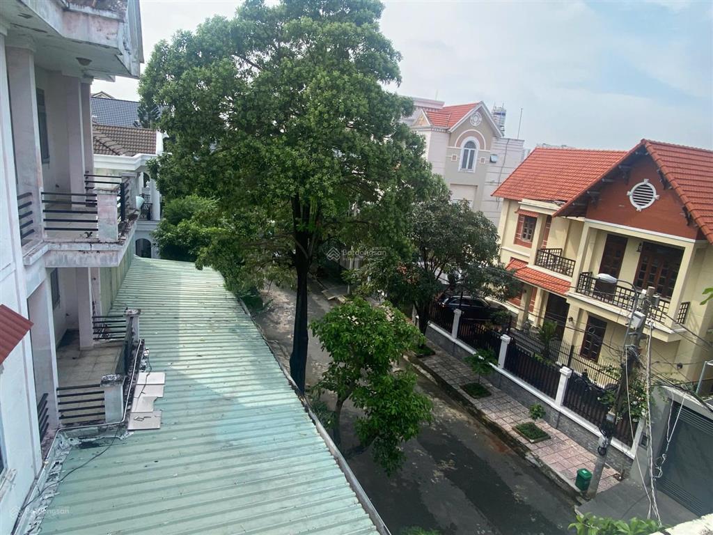 Cho thuê nhà biệt thự, khu biệt thự thạnh xuân, quận 12 cũ. diện tích 378m2.