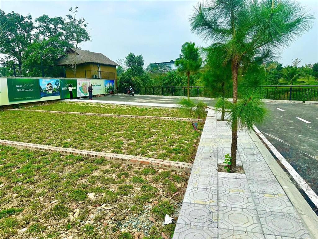 Bán gấp đất tại hoà thạch, 18 triệu/m2, 100m2, mặt tiền 7m. cạnh quốc lộ 21. dân sinh phát triển.