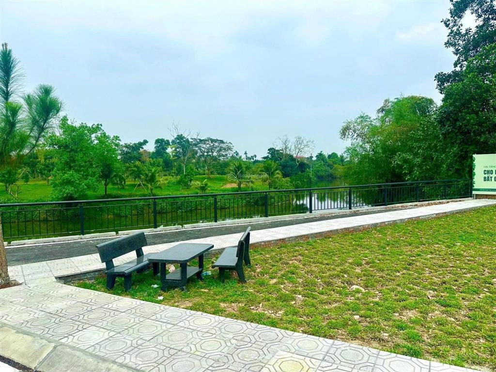 Bán gấp đất tại hoà thạch, 18 triệu/m2, 100m2, mặt tiền 7m. cạnh quốc lộ 21. dân sinh phát triển.