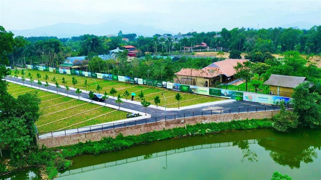 Bán gấp đất tại hoà thạch, 18 triệu/m2, 100m2, mặt tiền 7m. cạnh quốc lộ 21. dân sinh phát triển.