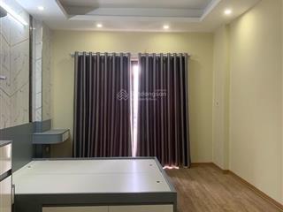 Thạch bàn còn sót lại ô tô đỗ cửa ngủ trong nhà, 30m ra ô tô tránh giá giảm chỉ còn 7.6 tỷ