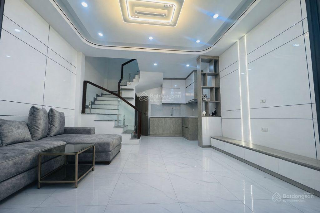 Bán nhà phúc lợi  5 tầng  vị trí đẹp  ở sướng giá chỉ hơn 5 tỷ