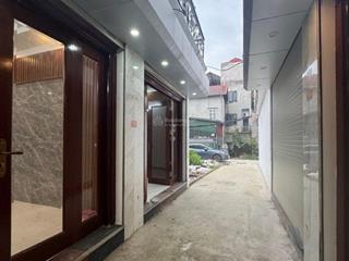 Bán nhà bát khối  ô tô đỗ cửa ngày đêm  nhà mới tinh  tiện ích bạt ngàn