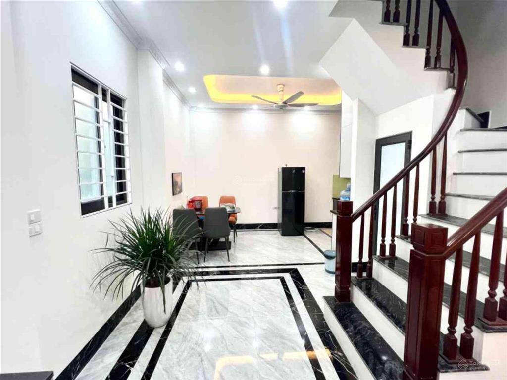 Ngọc trì nhà dân xây 42m 3 tầng 3 ngủ full nội thất nhỉnh 7 tỷ