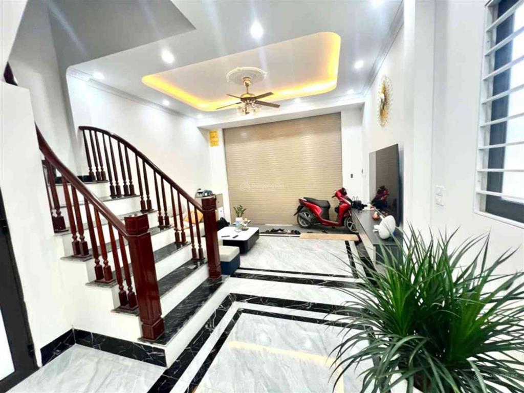 Ngọc trì nhà dân xây 42m 3 tầng 3 ngủ full nội thất nhỉnh 7 tỷ