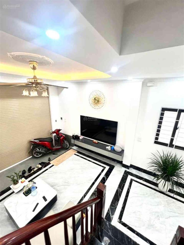 Ngọc trì nhà dân xây 42m 3 tầng 3 ngủ full nội thất nhỉnh 7 tỷ